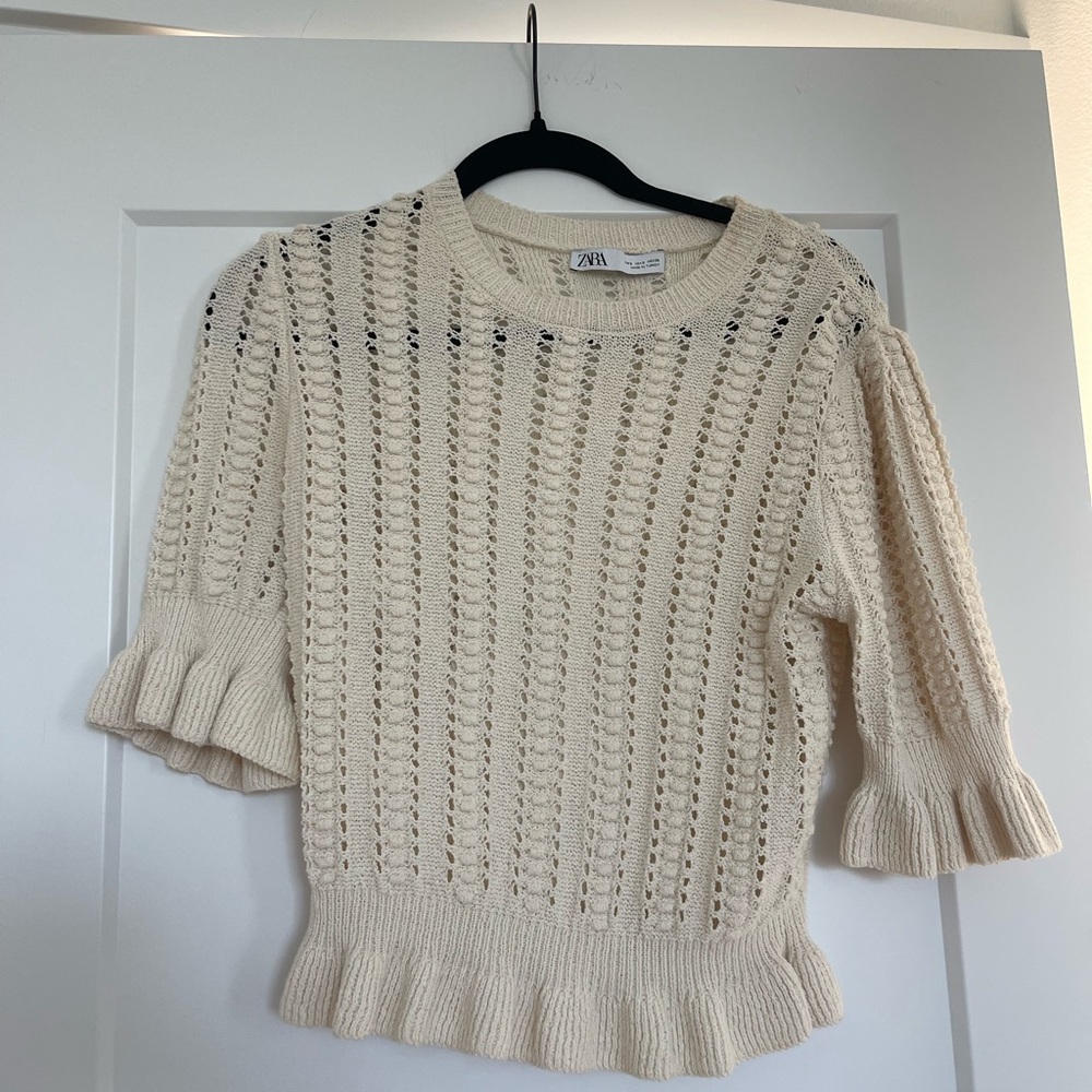 LIKE NEW Zara Beige Textured Knit Sweater